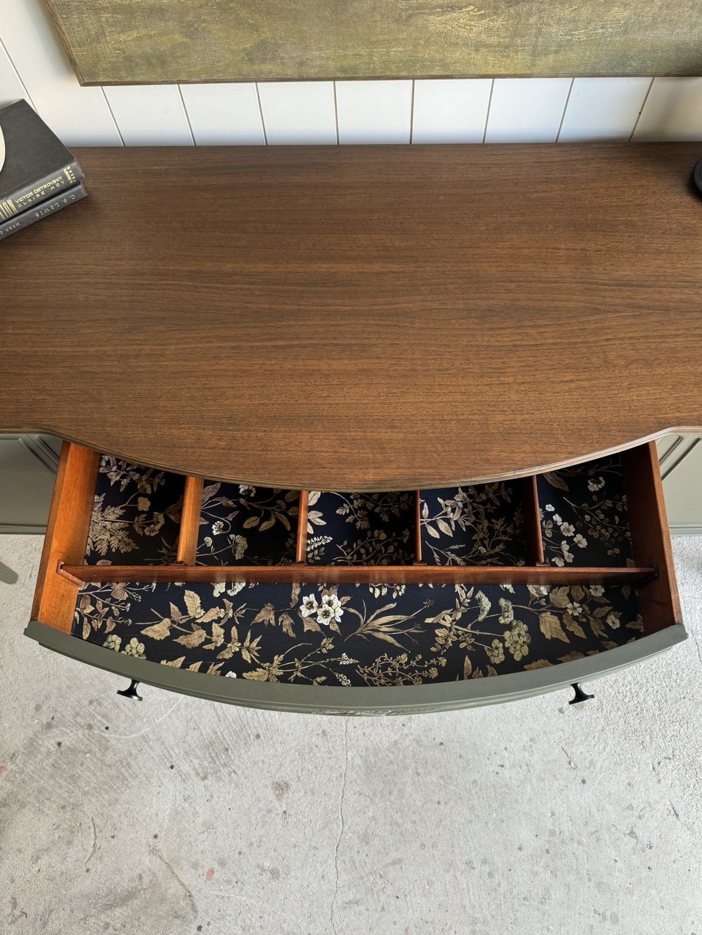 The Hepplewhite Sideboard in Green